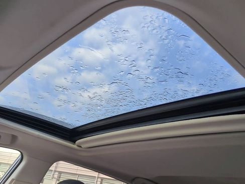 Used 2018 Toyota RAV4 XLE image 18