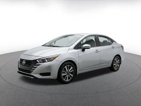 Used 2025 Nissan Versa SV FWD image 3
