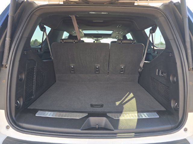 Used 2023 Chevrolet Suburban RST w/ Luxury Package AWD/4WD image 32