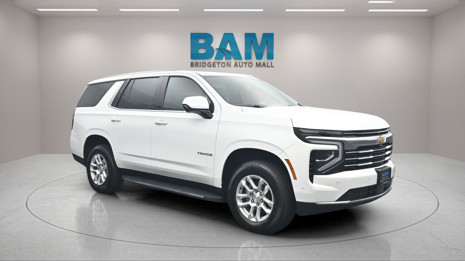 Used 2025 Chevrolet Tahoe LT AWD/4WD image 1