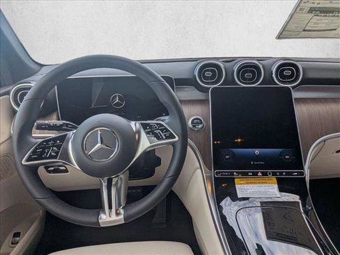 Used 2026 Mercedes-Benz GLC 300 image 12