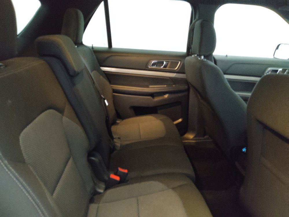 Used 2018 Ford Explorer XLT AWD/4WD image 19