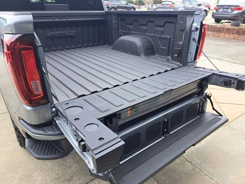 Used 2024 GMC Sierra 1500 AT4 w/ Technology Package AWD/4WD image 25