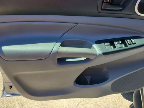 Used 2014 Toyota Tacoma PreRunner w/ TRD Sport Package RWD image 13