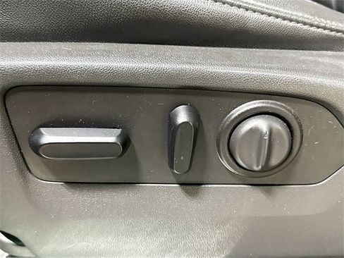 Used 2021 Chevrolet Silverado 1500 LT Trail Boss w/ Convenience Package II image 21