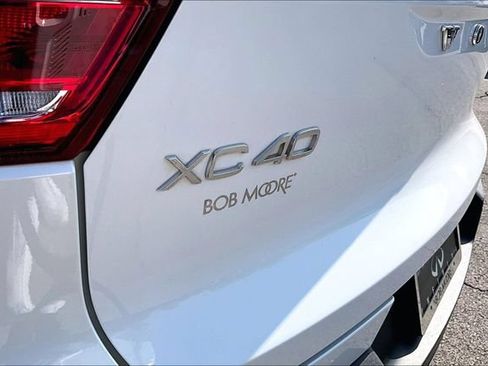 Used 2023 Volvo XC40 B5 Plus w/ Driver Assist Package AWD/4WD image 8
