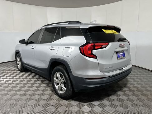 Used 2021 GMC Terrain SLE w/ Driver Convenience Package FWD image 6