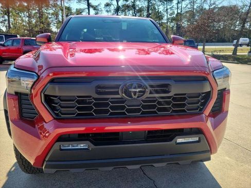 Certified 2025 Toyota Tacoma TRD Off-Road image 7