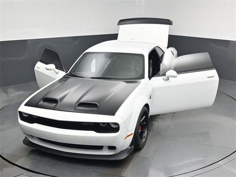 Used 2021 Dodge Challenger SRT Hellcat Redeye image 45