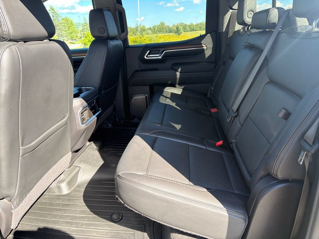 Used 2024 GMC Sierra 1500 Denali w/ Denali Reserve Package AWD/4WD image 26
