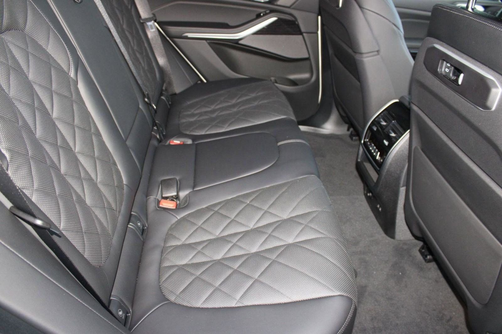 Used 2026 BMW X5 xDrive40i w/ M Sport Package AWD/4WD image 33