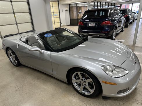 Used 2008 Chevrolet Corvette Convertible w/ Preferred Equipment Group image 65