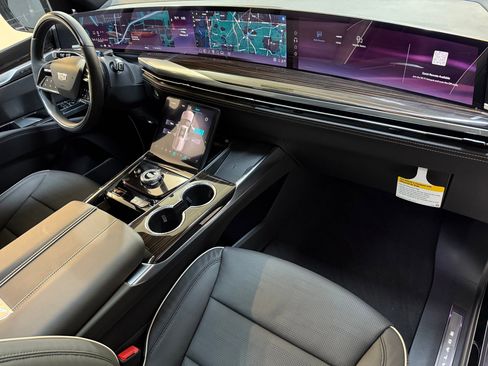 New 2026 Cadillac Escalade ESV Luxury w/ Touring Package image 61