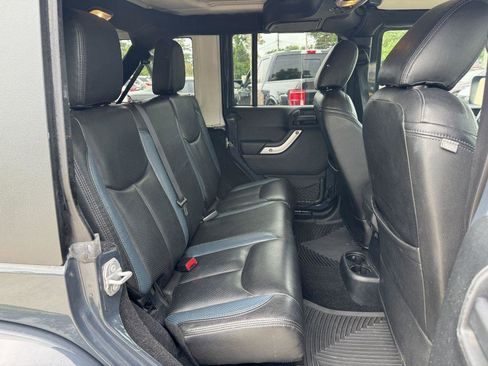 Used 2016 Jeep Wrangler Unlimited Sahara w/ Max Tow Package AWD/4WD image 12