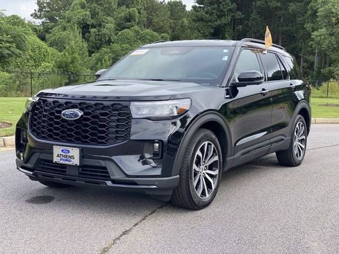 Certified 2025 Ford Explorer ST-Line w/ Premium Package RWD image 9