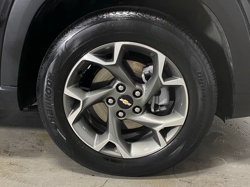 Used 2024 Chevrolet Trax LT FWD image 11