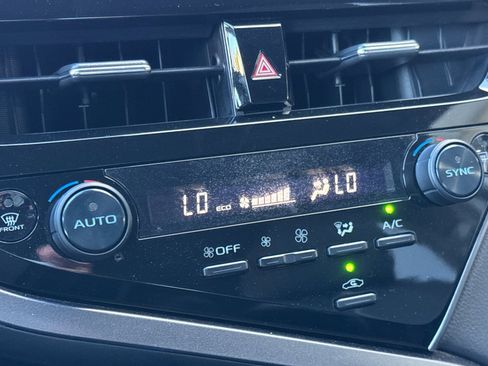 Used 2023 Toyota Camry SE image 26