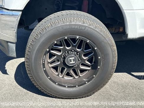 Used 2017 Ford F250 XL w/ Power Equipment Group AWD/4WD image 10