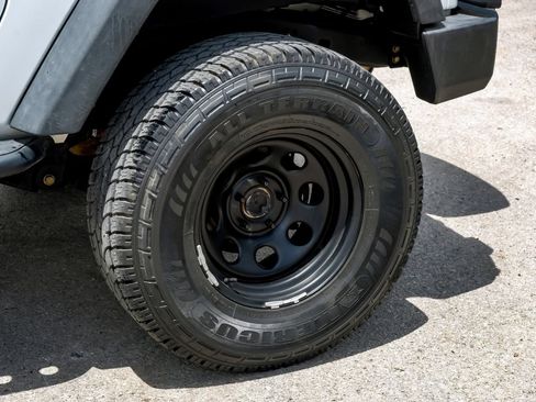 Used 2018 Jeep Wrangler Sport AWD/4WD image 53