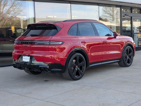 New 2026 Porsche Cayenne GTS image 9