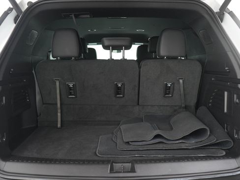 Used 2026 Chevrolet Traverse LT AWD/4WD image 9