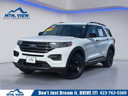 Used 2020 Ford Explorer XLT image 1