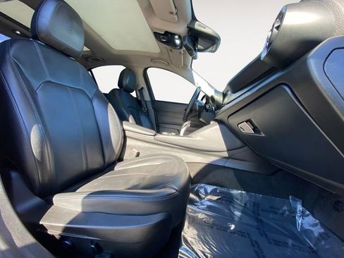 Used 2017 Alfa Romeo Giulia AWD w/ Sport Appearance Package image 15