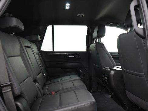Used 2025 Chevrolet Tahoe LT AWD/4WD image 12