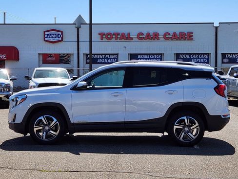 Used 2020 GMC Terrain SLT image 2