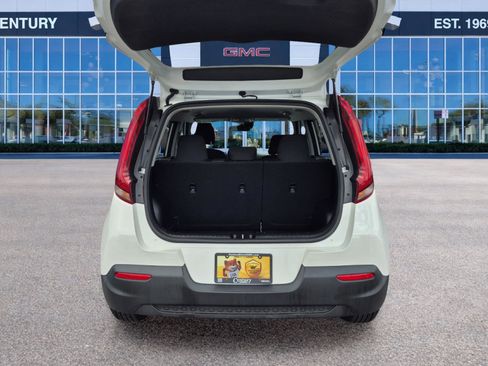Used 2022 Kia Soul LX w/ Technology Package FWD image 11