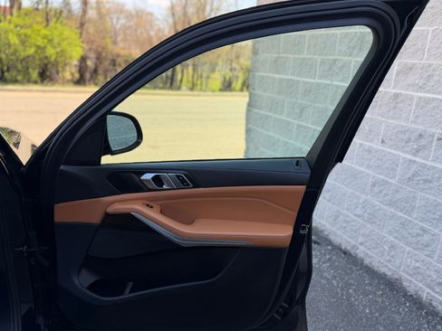 Used 2023 BMW X5 xDrive40i w/ M Sport Package image 28