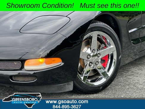 Used 2001 Chevrolet Corvette Convertible w/ Preferred Equipment Group1 RWD image 31