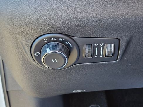 New 2026 Jeep Compass Latitude AWD/4WD image 25