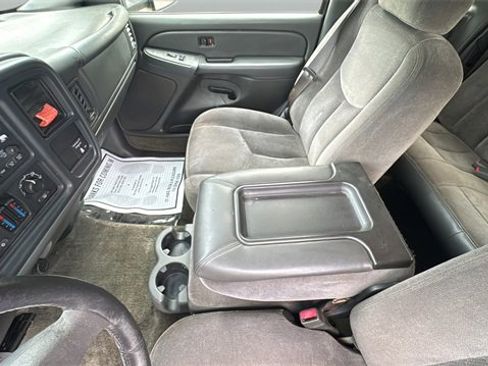 Used 2004 GMC Sierra 2500 SLE w/ Heavy-Duty Power Package image 16