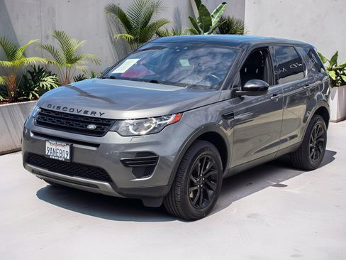 Used 2019 Land Rover Discovery Sport SE AWD/4WD image 3