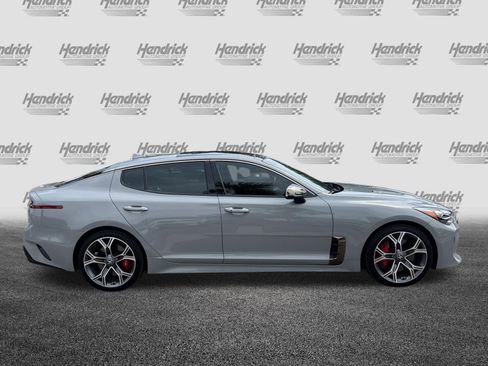 Used 2020 Kia Stinger GT1 RWD image 11