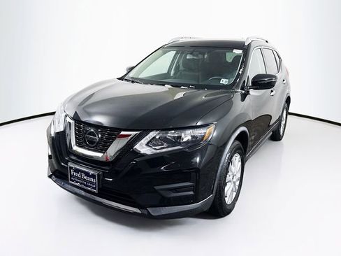 Certified 2018 Nissan Rogue SV image 4
