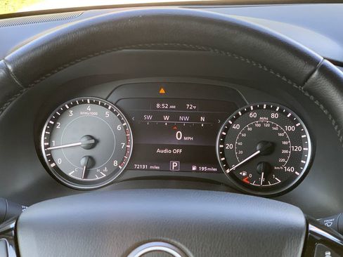 Used 2022 Nissan Armada SL w/ Captain's Chairs Package image 11