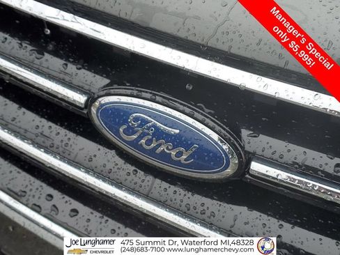 Used 2017 Ford Escape SE w/ SE Sport Appearance Package AWD/4WD image 30