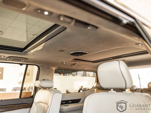 Used 2022 Jeep Grand Wagoneer Series II w/ Premium Group II image 19