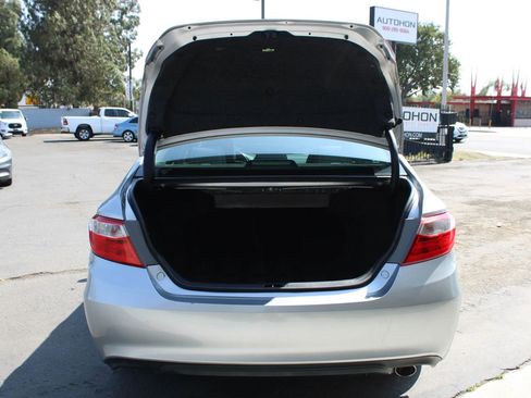 Used 2015 Toyota Camry SE FWD image 8