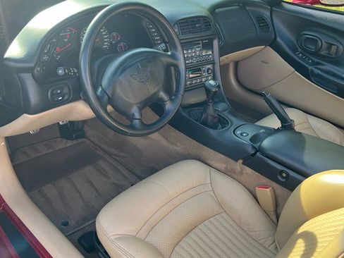 Used 2001 Chevrolet Corvette Convertible w/ Preferred Equipment Group2 RWD image 22