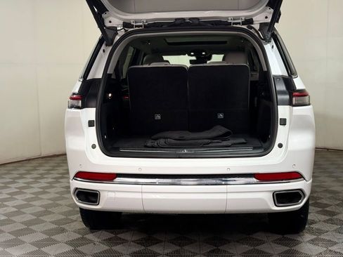 Used 2022 Jeep Grand Cherokee L Overland w/ Luxury Tech Group IV image 6