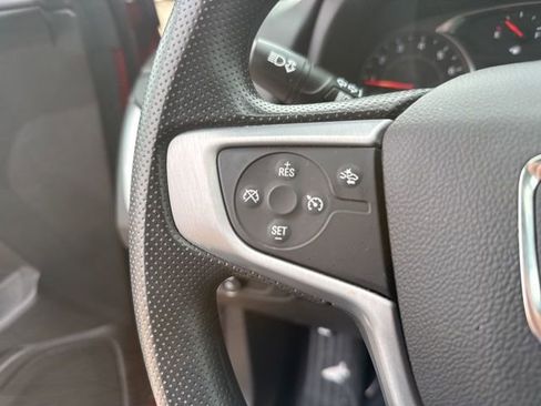Used 2023 GMC Terrain SLE w/ Driver Convenience Package image 17