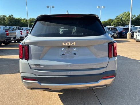 Used 2025 Kia Sorento S w/ Panoramic Sunroof Package FWD image 6