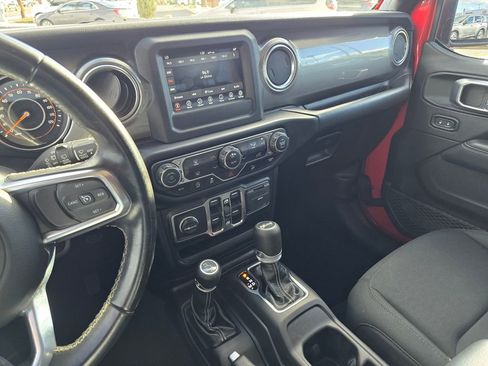 Used 2020 Jeep Wrangler Unlimited Sahara image 27