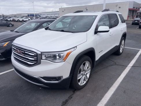 Used 2017 GMC Acadia SLT image 3