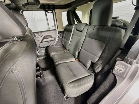 Used 2021 Jeep Wrangler Unlimited Sahara AWD/4WD image 27