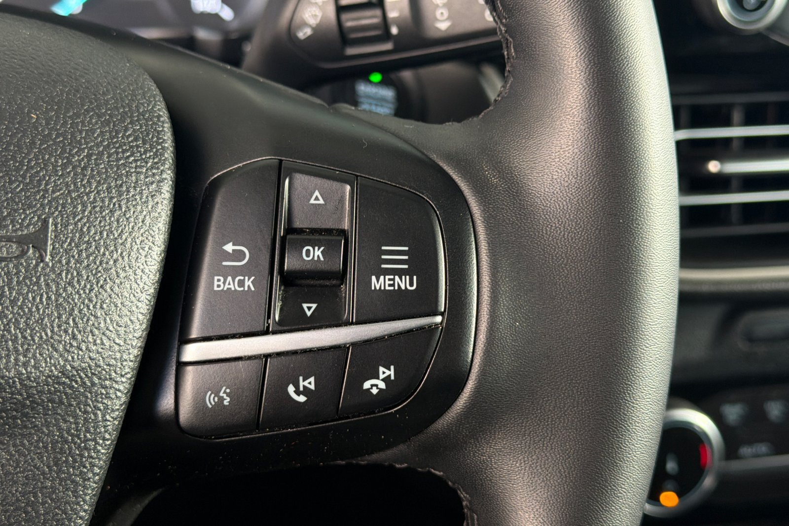 Used 2022 Ford Escape SE FWD image 29