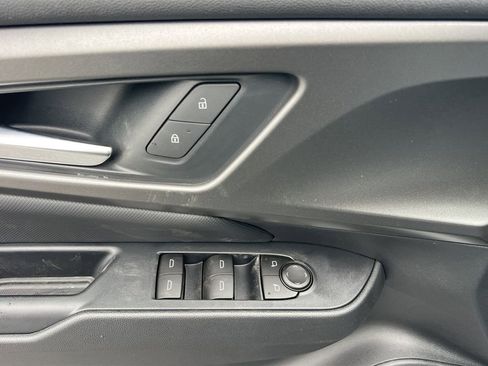 New 2026 Chevrolet Equinox EV LT image 12